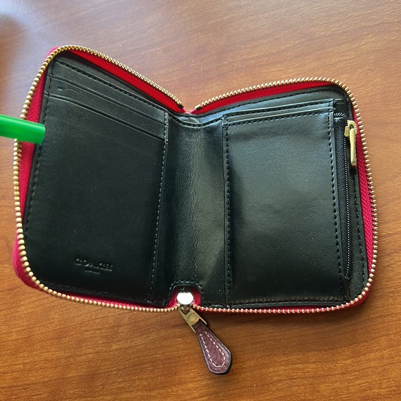 <Coach >signature pink wallet - Picture 4 of 4